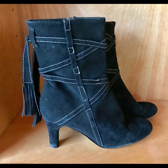 Black Tassel Boots by Bisou Bisou size 7 1/2 - Picture 3 of 5